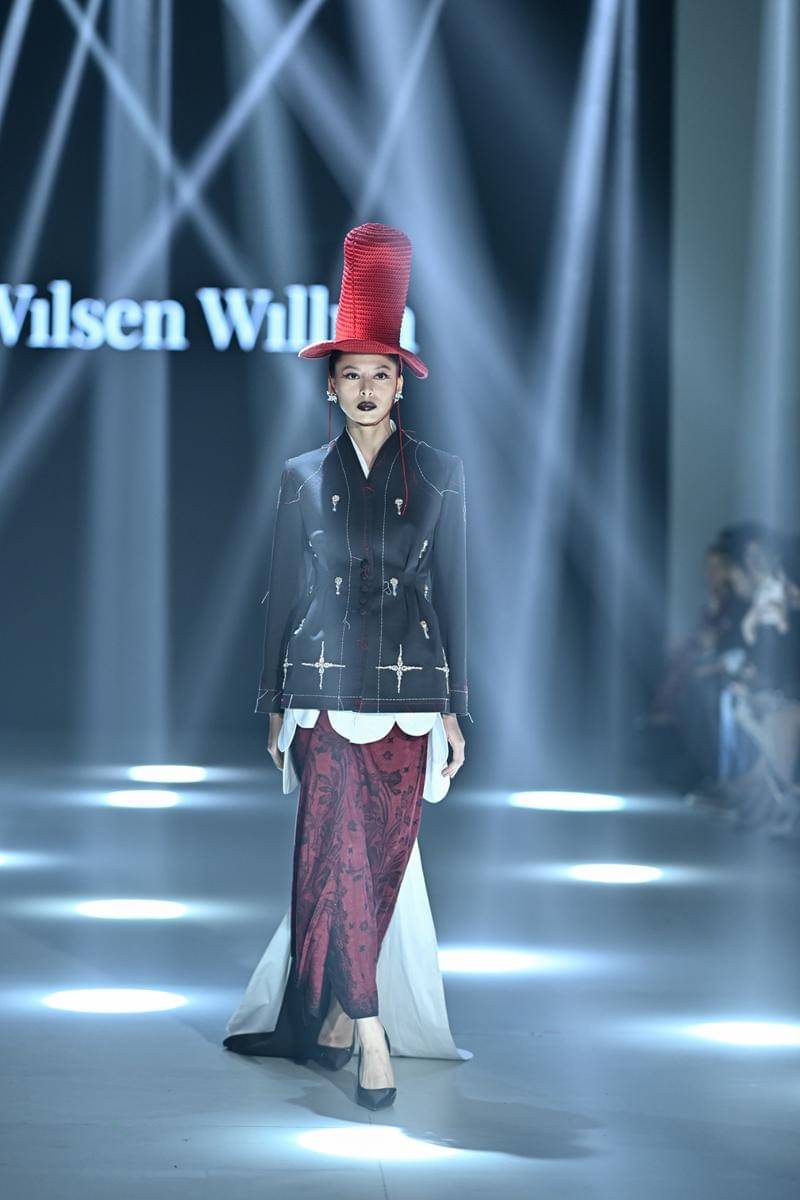 koleksi Wilsen Willim di Plaza Indonesia Fashion Week 2025 (dok. PIFW)