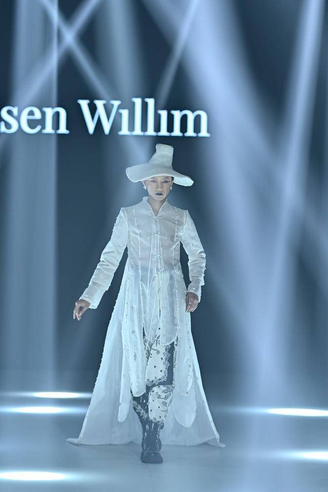 koleksi Wilsen Willim di Plaza Indonesia Fashion Week 2025 (dok. PIFW)