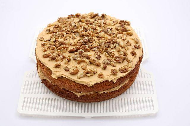 ilustrasi walnut cake (commons.wikimedia.org/Phil Gradwell)