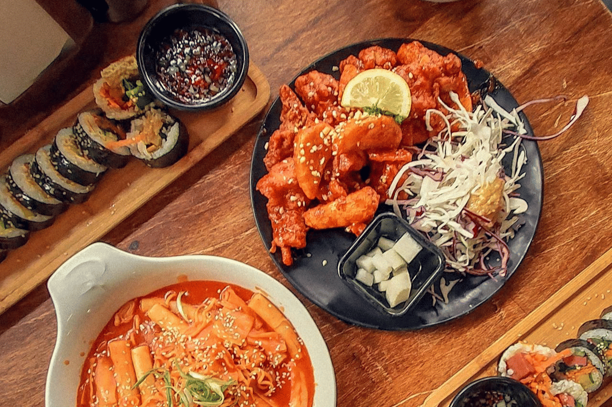 ilustrasi korean fried chicken