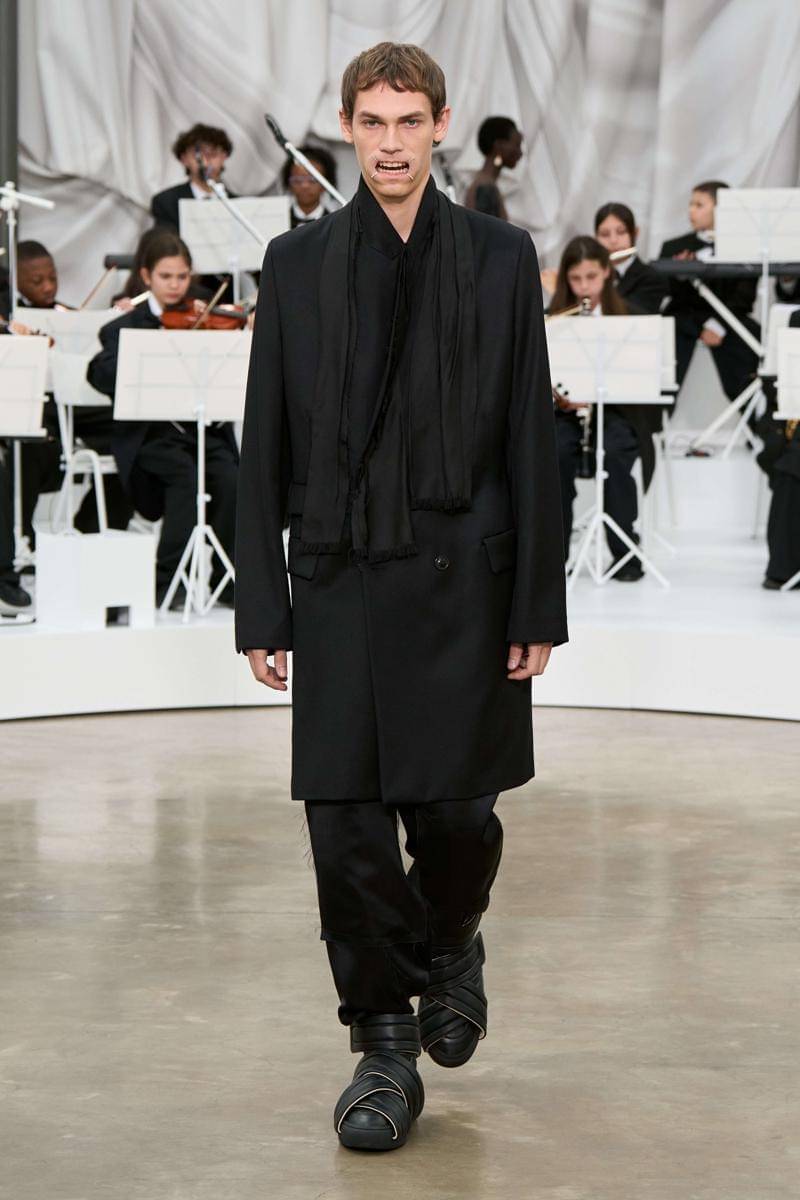 Koleksi Maison Margiela S/S '26 di Paris Fashion Week (dok. Maison Margiela)