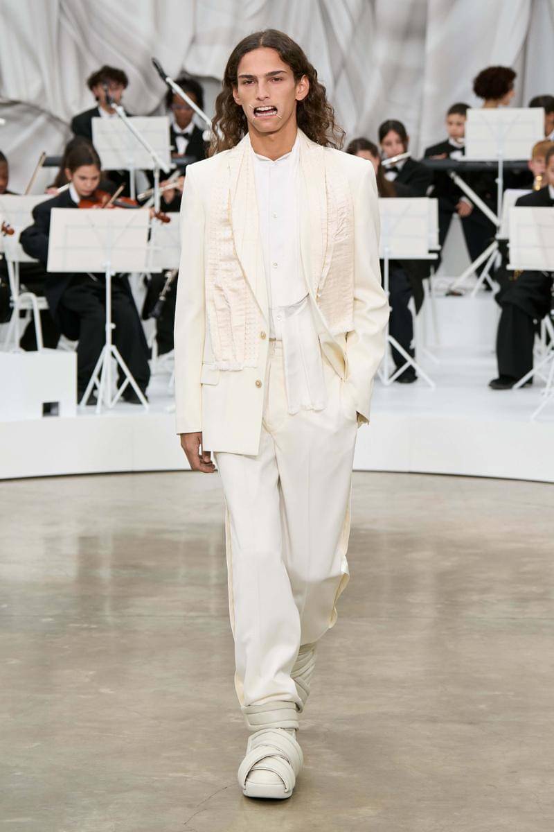 Koleksi Maison Margiela S/S '26 di Paris Fashion Week (dok. Maison Margiela)