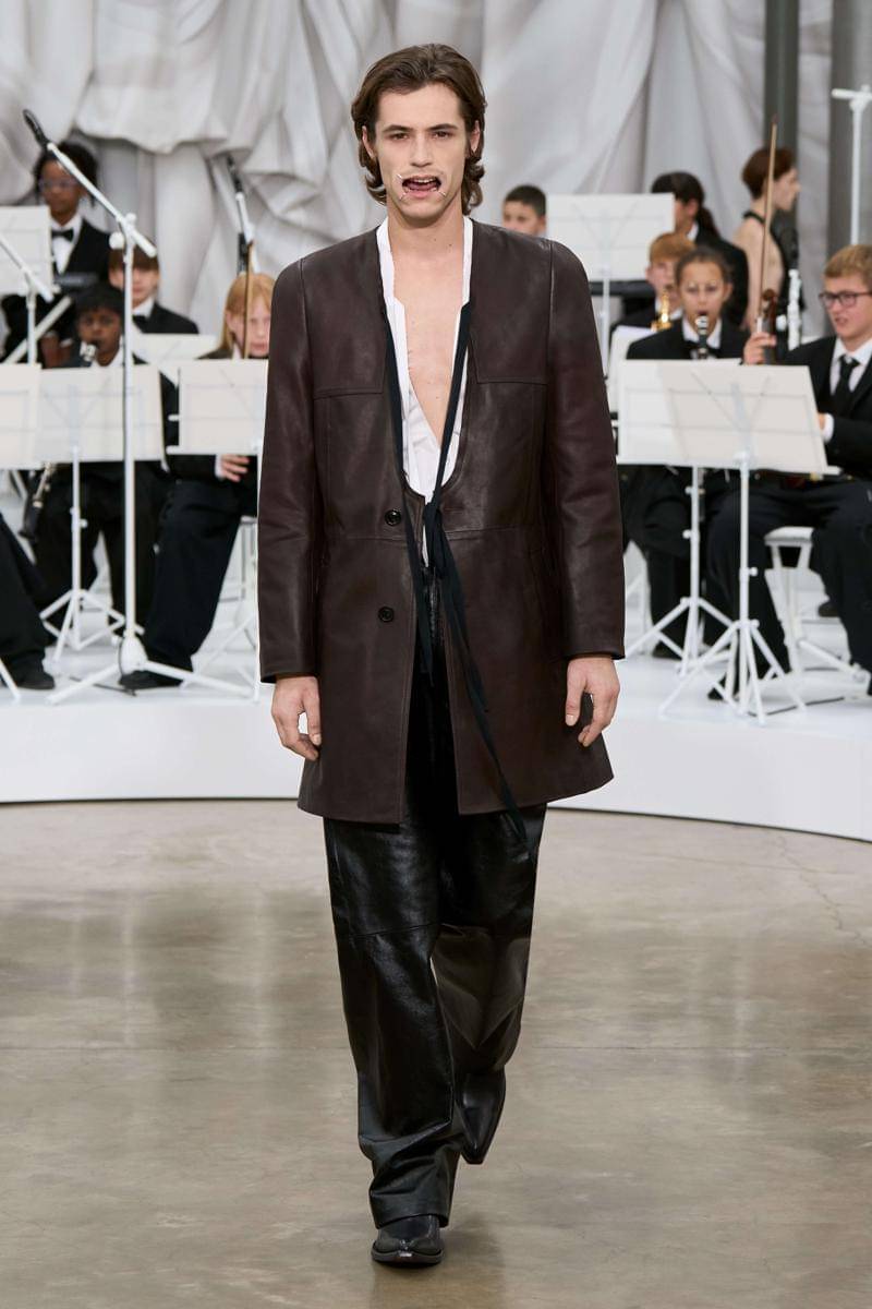 Koleksi Maison Margiela S/S '26 di Paris Fashion Week (dok. Maison Margiela)