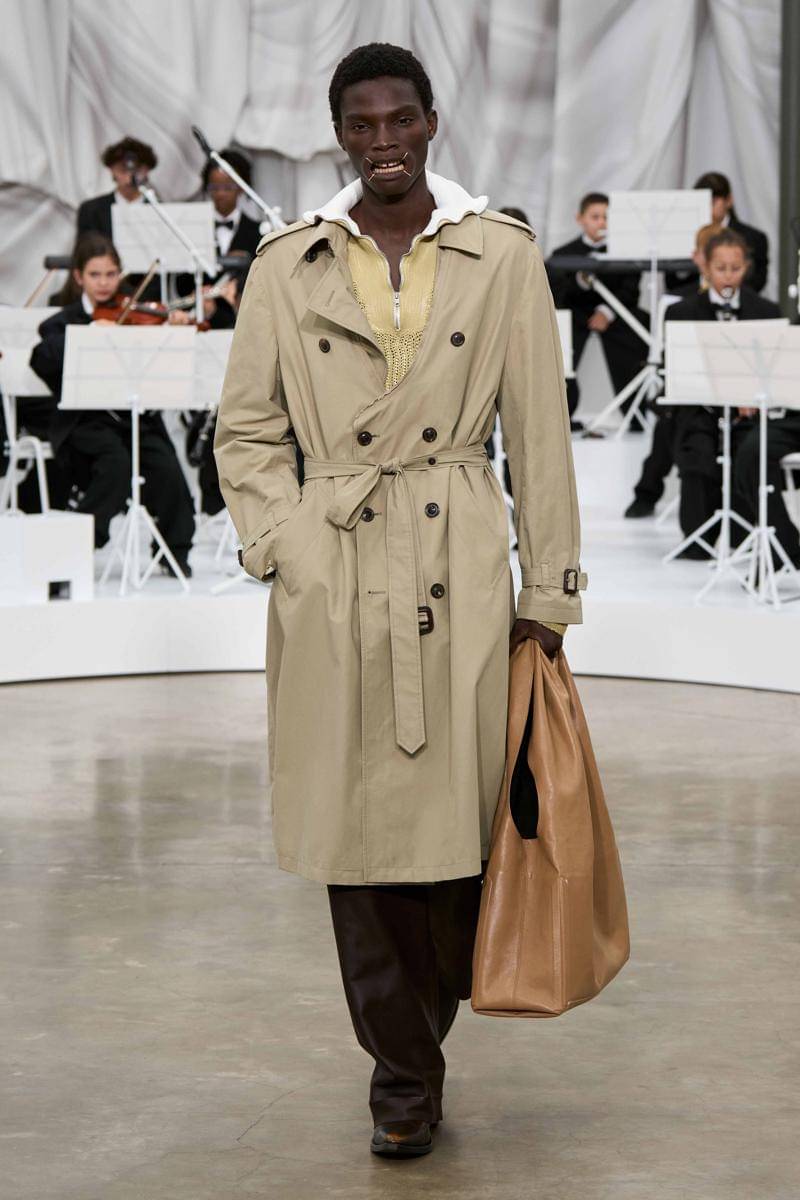Koleksi Maison Margiela S/S '26 di Paris Fashion Week (dok. Maison Margiela)