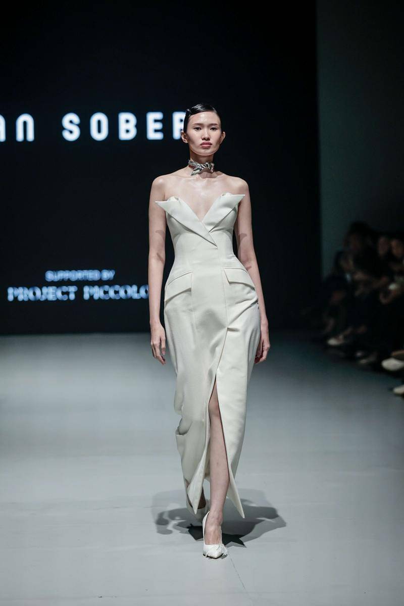 Koleksi Pillar X Jan Sober di PIFW 2025 (Doc. Pillar X Jan Sober)