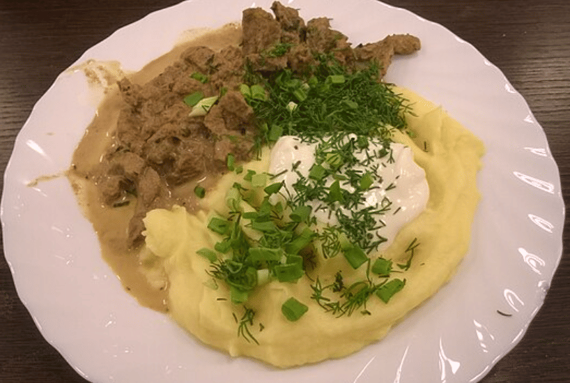 potret beef stroganoff