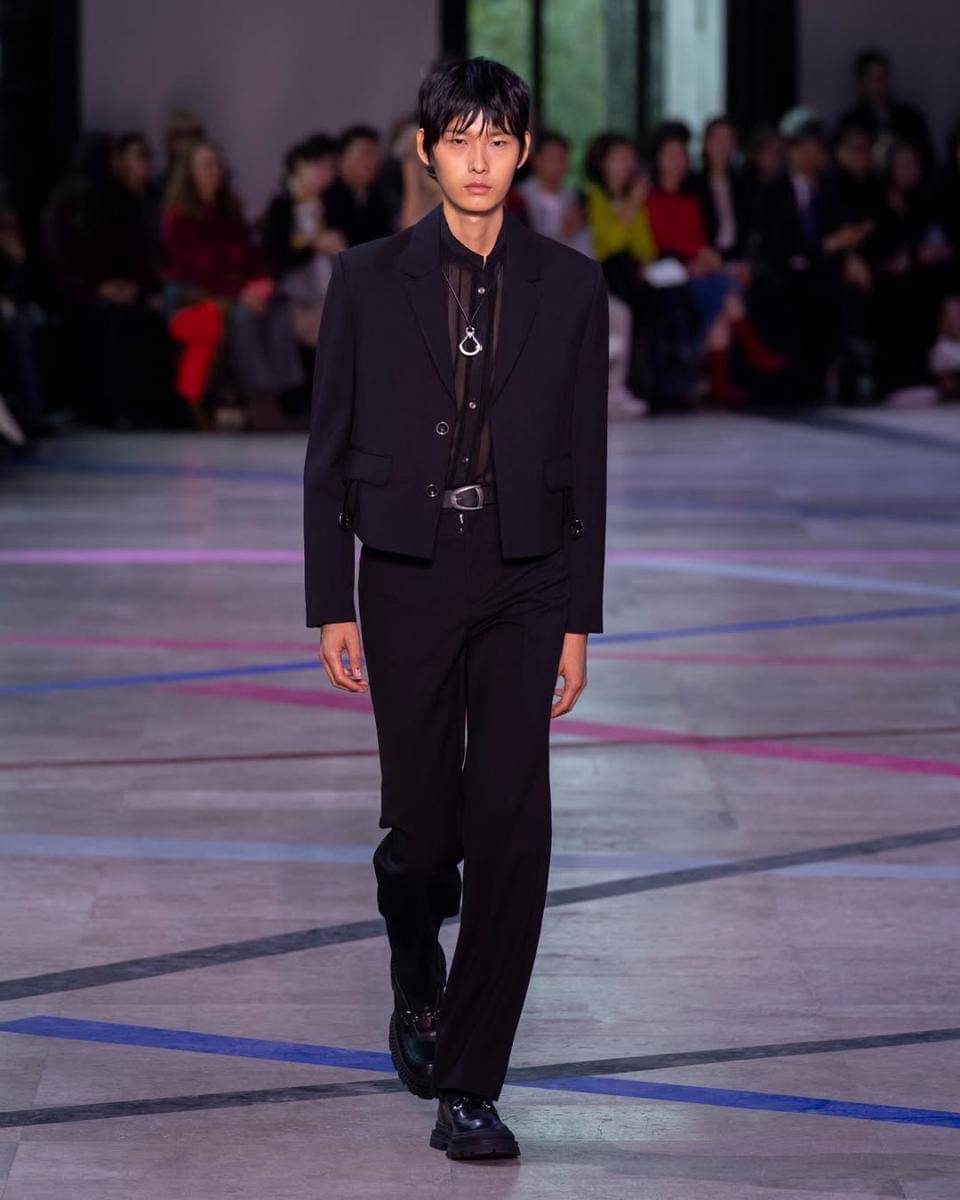 Koleksi Shiatzy Chen S/S '26 di Paris Fashion Week (instagram.com/shiatzychen)
