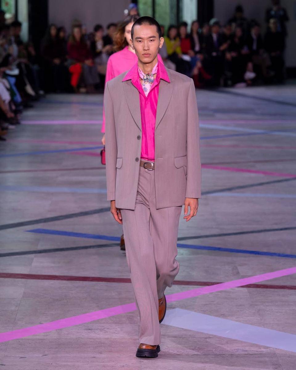 Koleksi Shiatzy Chen S/S '26 di Paris Fashion Week (instagram.com/shiatzychen)