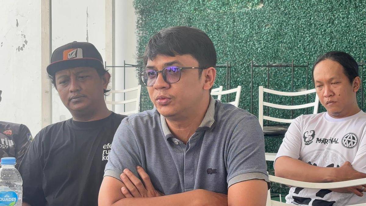 Puluhan jurnalis yang tergabung dalam aliansi ini menyerukan agar pejabat publik lebih berhati-hati dalam berucap di ruang digital serta menghormati proses hukum.