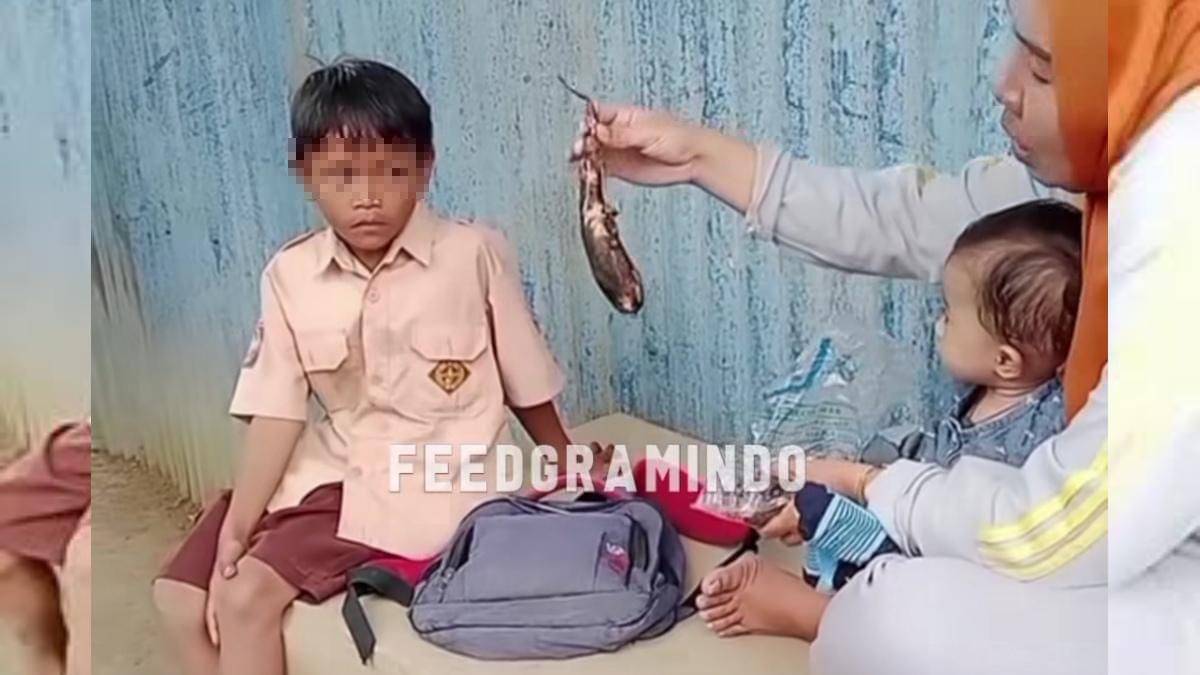 Rangga, siswa SD Inpres Borongbulo di Gowa, membawa bekal sederhana berupa ubi bakar buatan kakeknya setiap berangkat sekolah. (Instagram/feedgramindo)