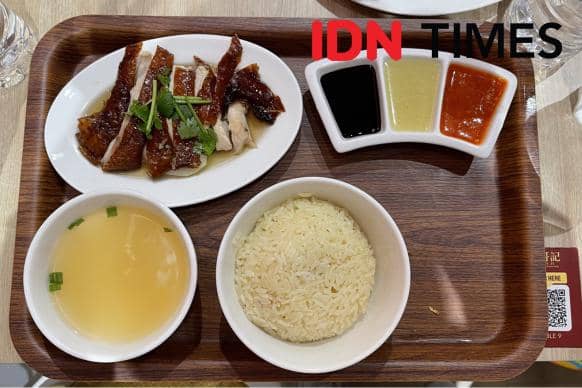 Hainanese chicken rice 