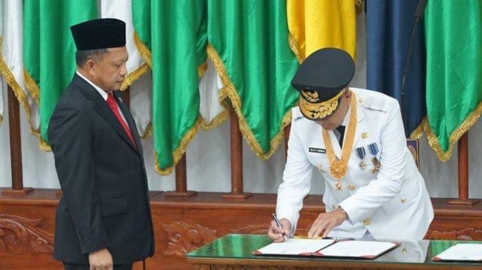 20231113153030_Mendagri-Tito-Karnavian-Resmi-Melantik-Dr-Velix-Vernando-Wang.jpg