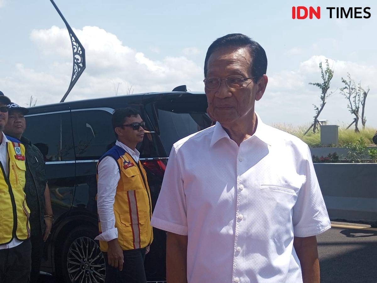 Gubernur DIY Sri Sultan Hamengku Buwono ke-10. 