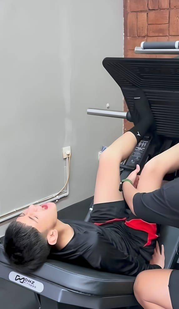 King Faaz latihan gym.