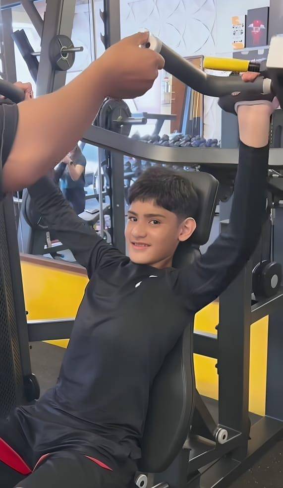 King Faaz latihan gym.