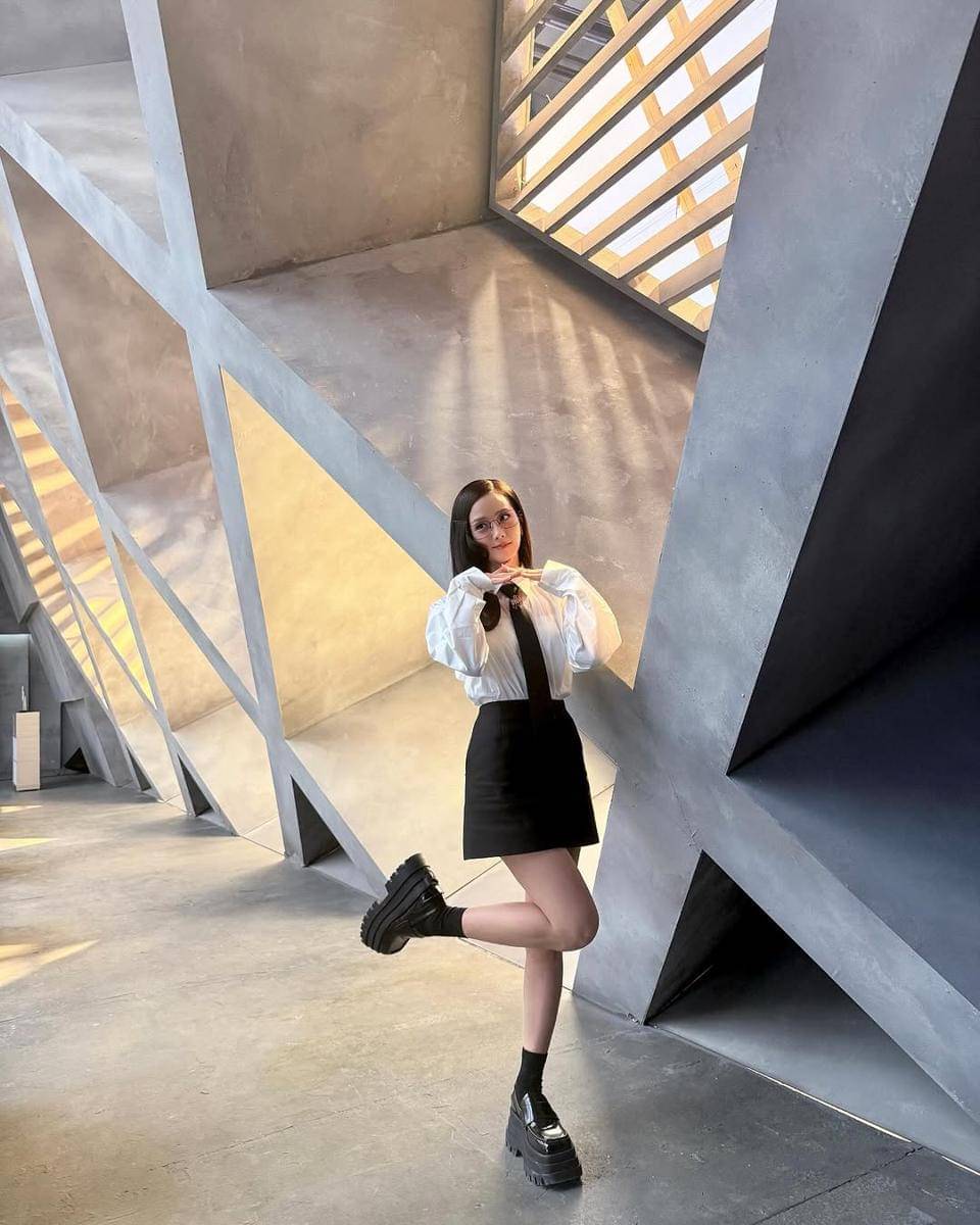 Outfit Konser ala Jisoo BLACKPINK
