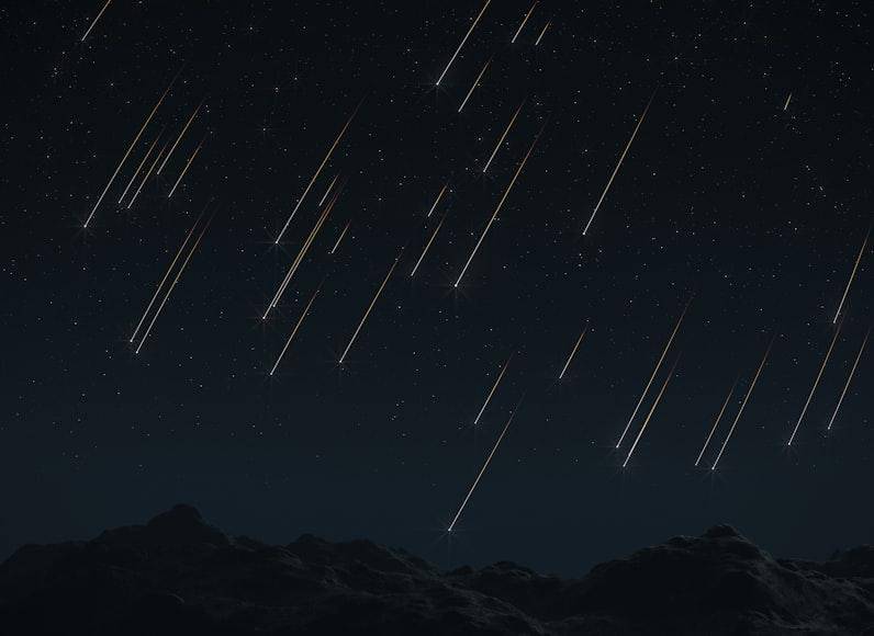 ilustrasi meteor jatuh ke Bumi (unsplash.com/Planet Volumes) 
