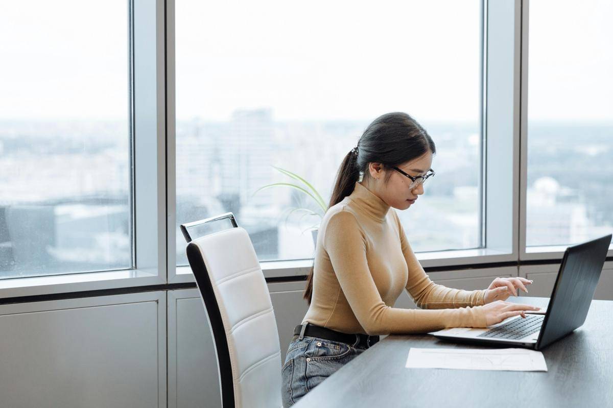 ilustrasi technical writer (pexels.com/Thirdman)