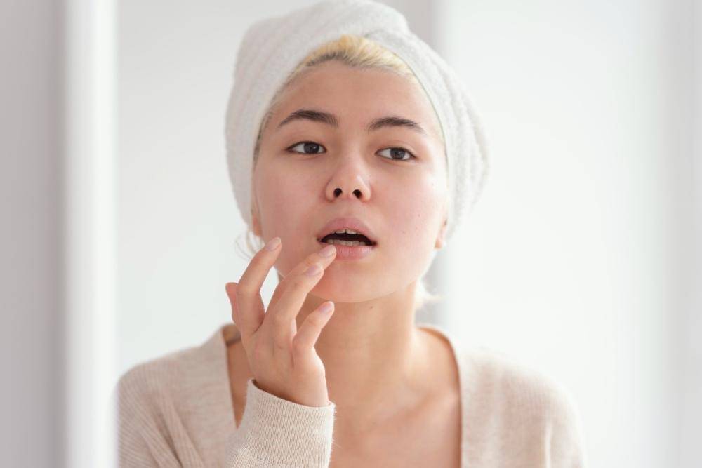 Ilustrasi bibir (freepik.com/freepik)