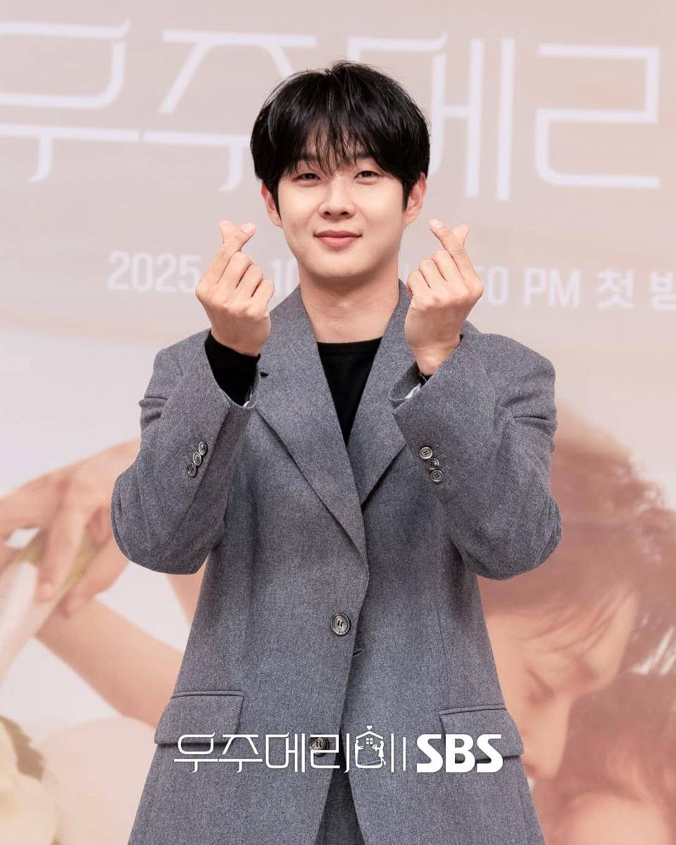 potret konferensi pers drama Would You Marry Me (instagram.com/sbsdrama.official)