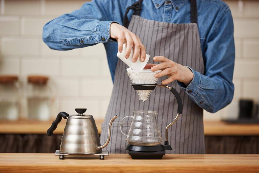 ilustrasi membuat kopi manual brew