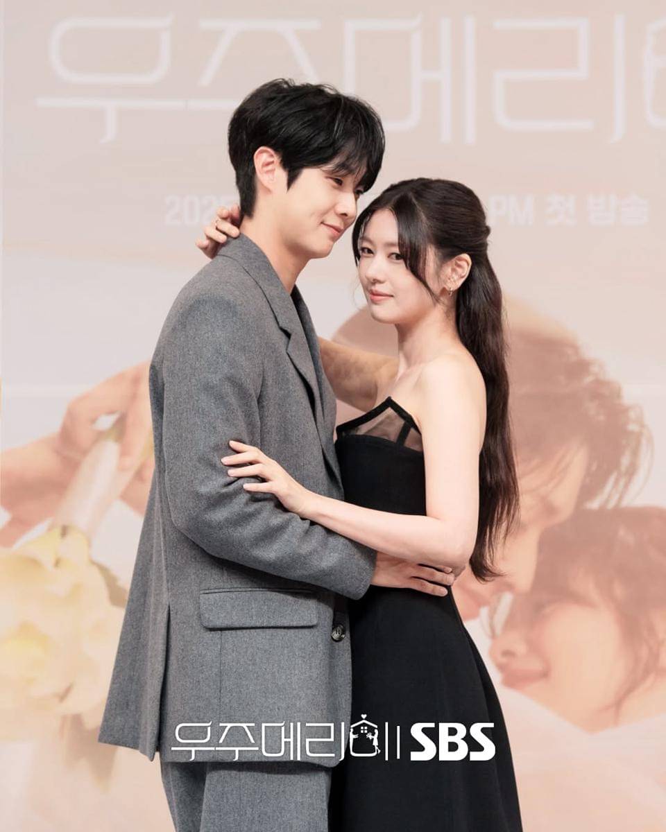 potret konferensi pers drama Would You Marry Me (instagram.com/sbsdrama.official)