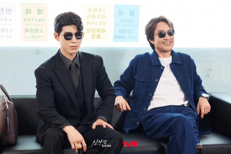 Bae Hyun Sung dan Han Suk Kyu di drama Shin’s Project (Dok. tvN/Shin’s Project)