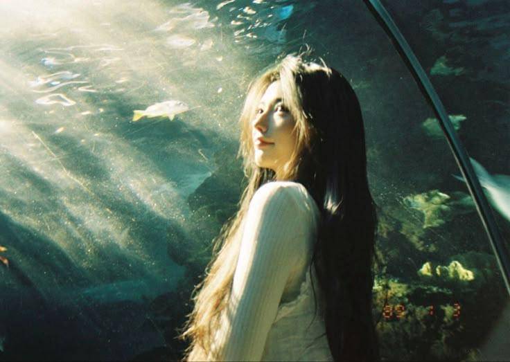 tersenyumlah agar di sekitarmu ikut bahagia. (From Pinterest)