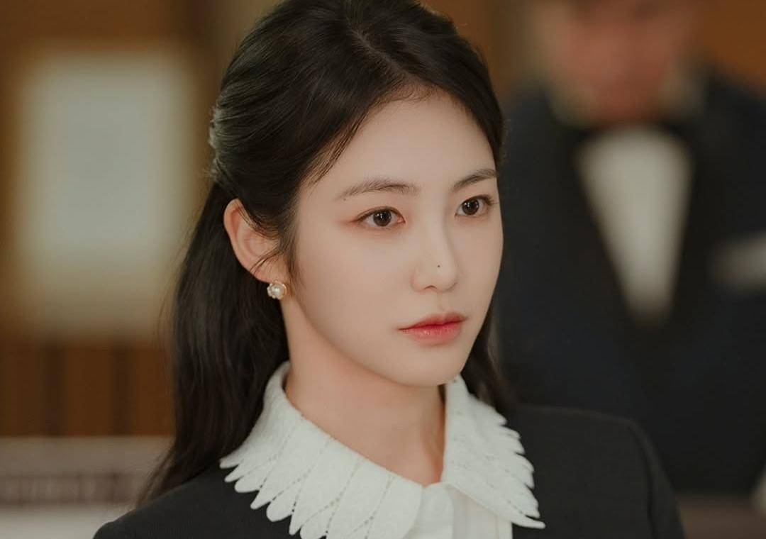 Shin Ye Eun  di drama A Hundred 
