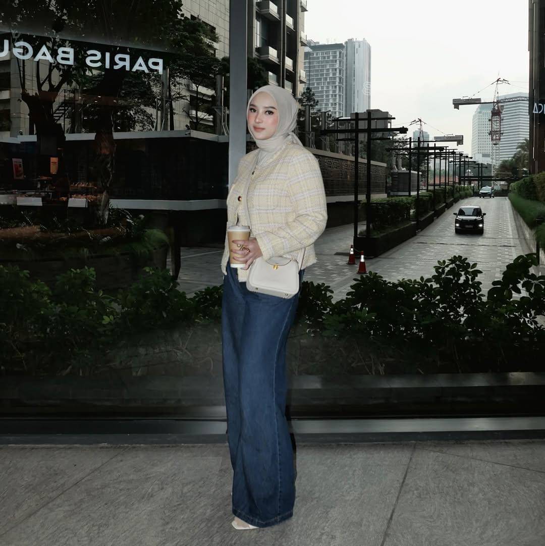 Inspirasi Outfit ala Dinan Fajrina