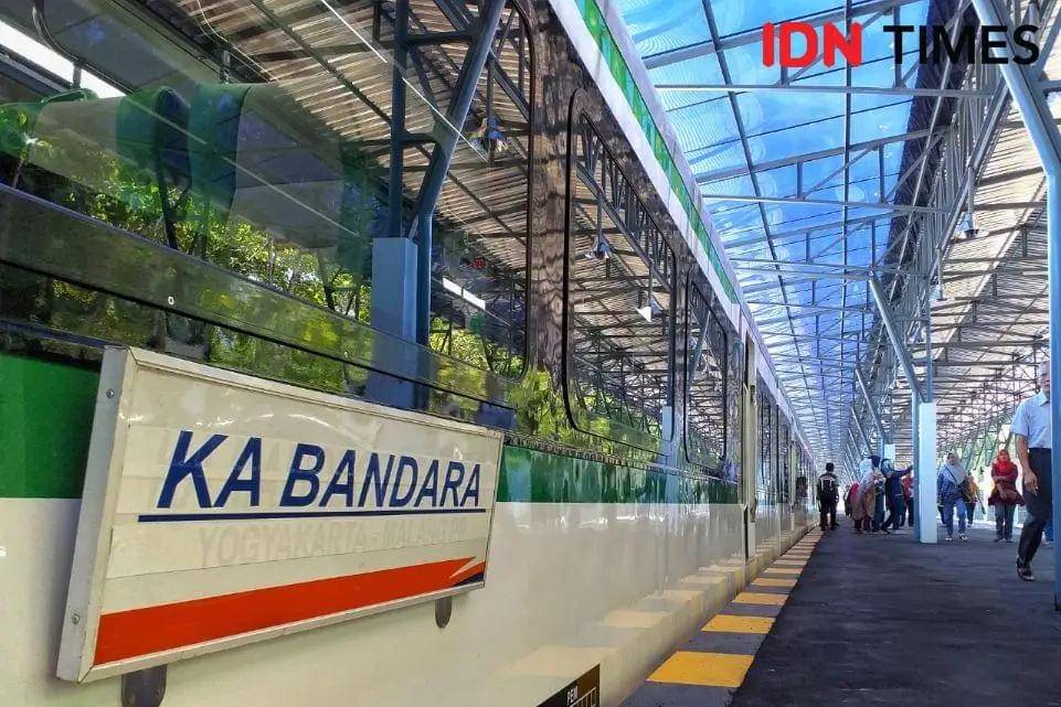 Kereta Api Bandara. (IDN Times/Holy Kartika)