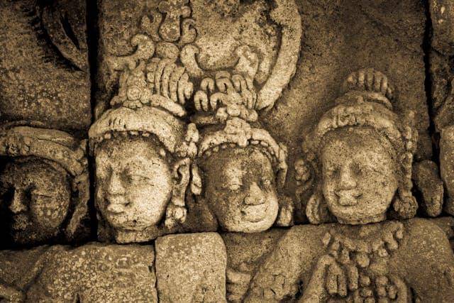 ilustrasi relief candi (pexels.com/Charl Durand)