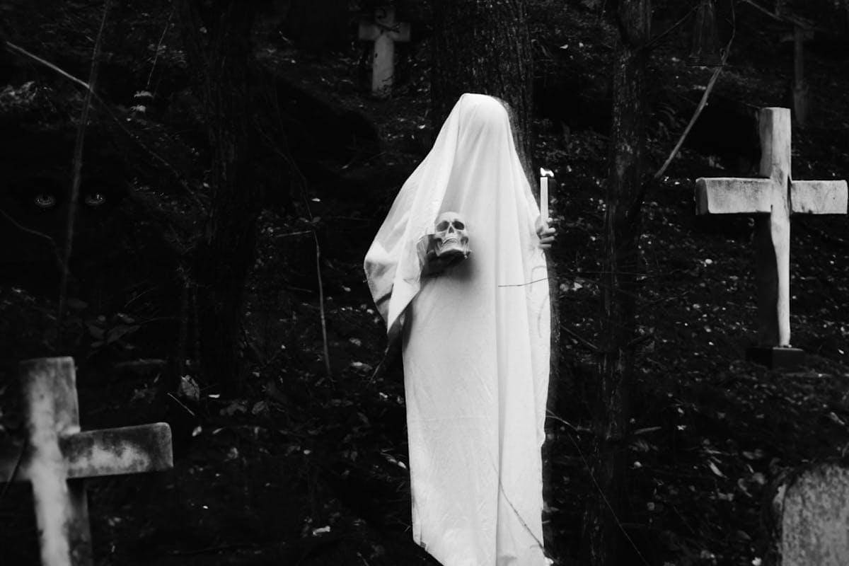 ilustrasi apakah hantu itu nyata? (pexels.com/ilaf Rahhal)