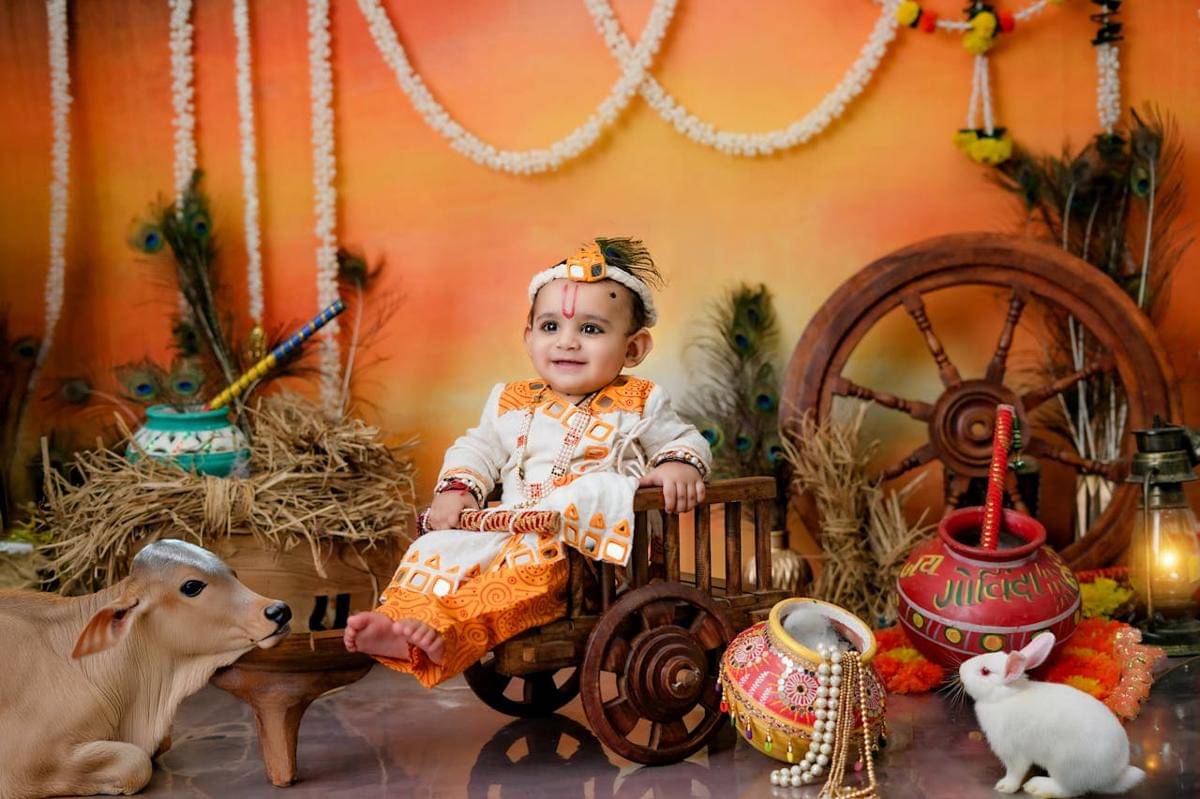 ilustrasi anak dalam upacara (pexels.com/krishna Kids Photography)