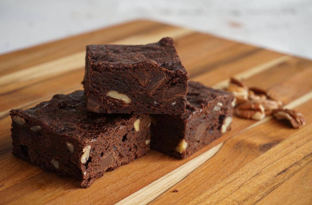 ilustrasi walnut coffee brownies fudgy 