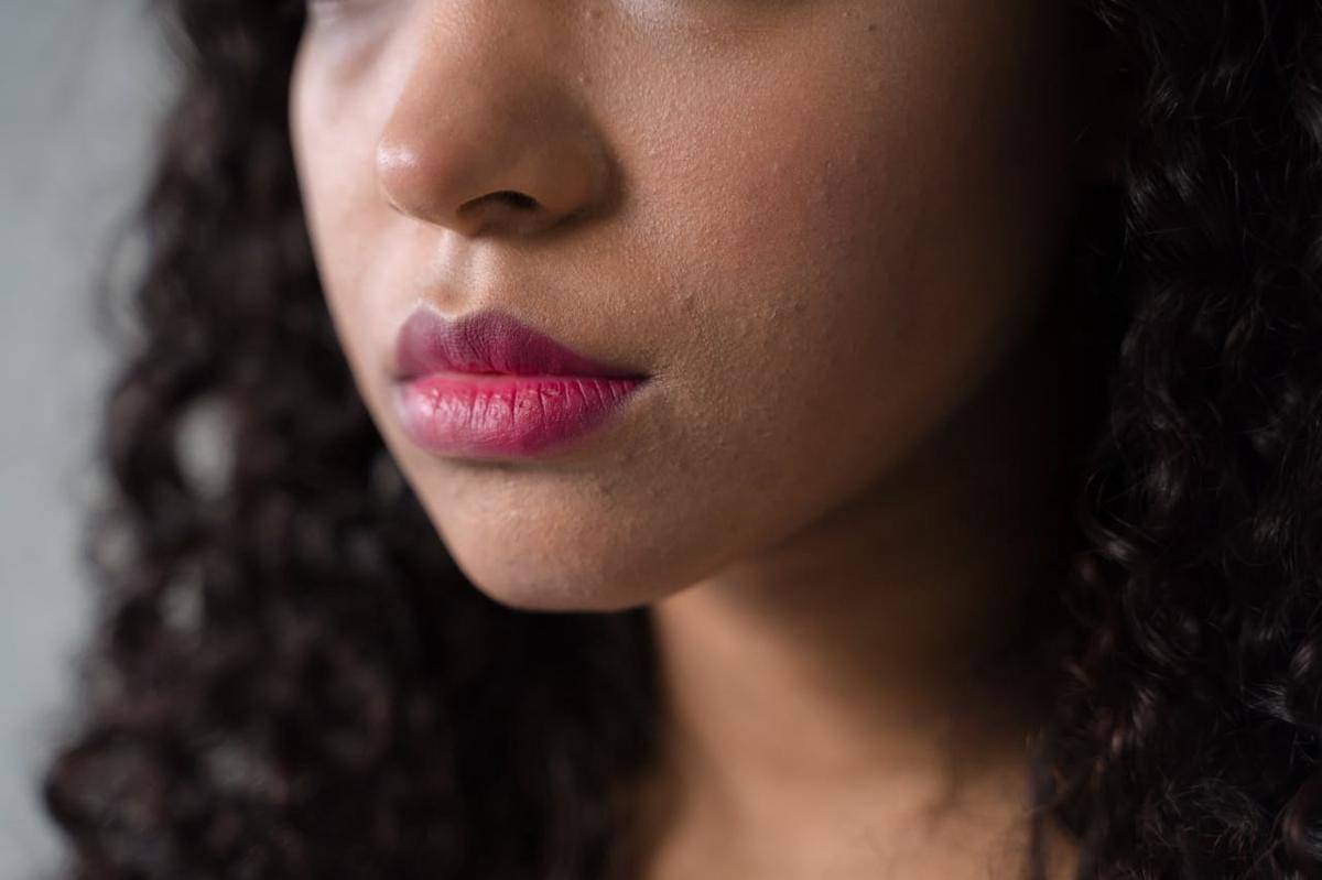 ilustrasi ombre bibir (pexels.com/Ron Lach)