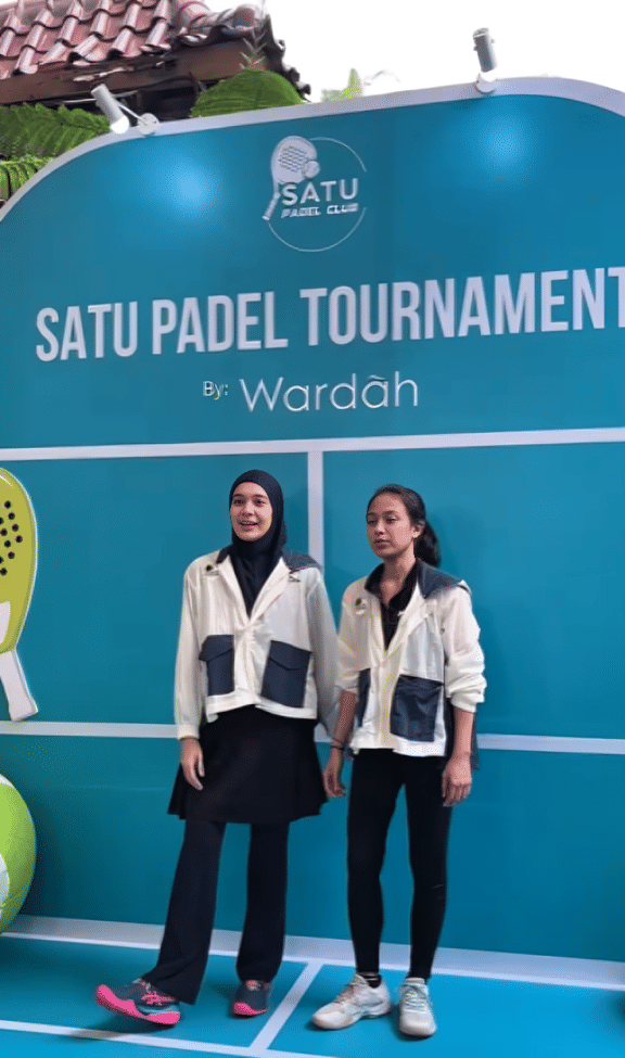 Dhini Aminarti ikut turnamen padel