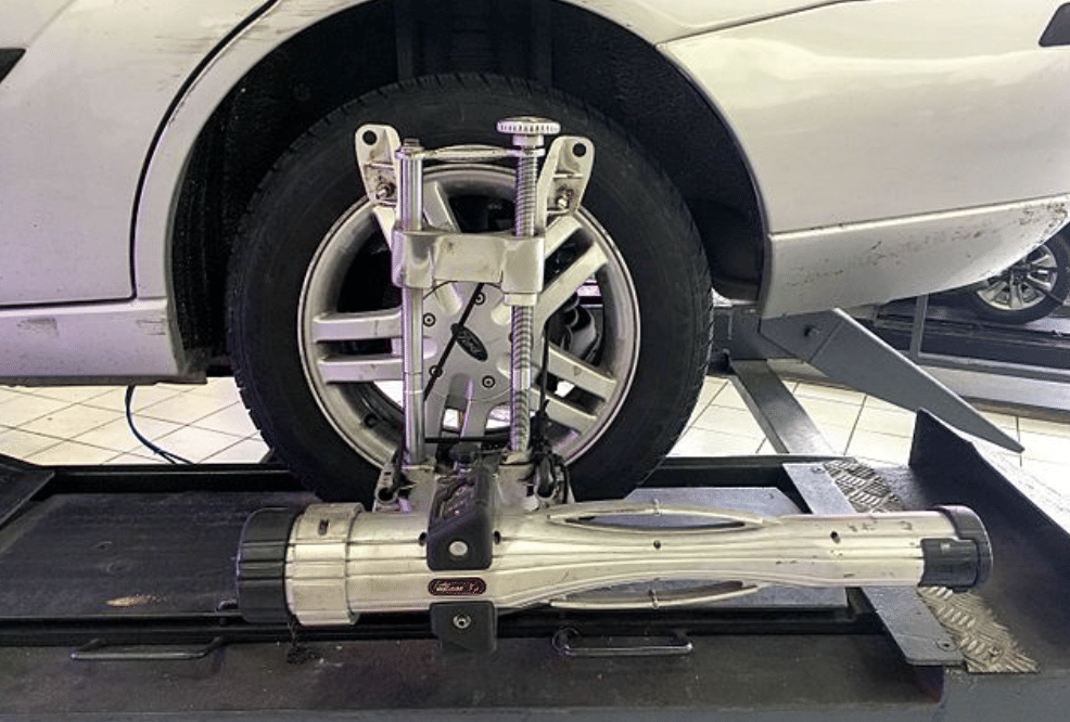 potret wheel alignment (commons.wikimedia.org/Mike Peel)