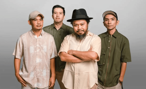 potret personel Parade Hujan (sebelumnya Payung Teduh) 