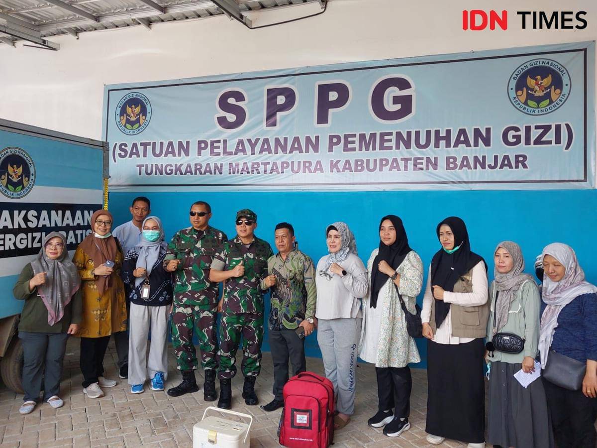 Dapur SPPG Tungkaran, Martapura ditutup sementara guna investigasi menyeluruh penyebab siswa keracunan massal, Jumat (10/10/2025). (Hendra Lianor/IND Times)