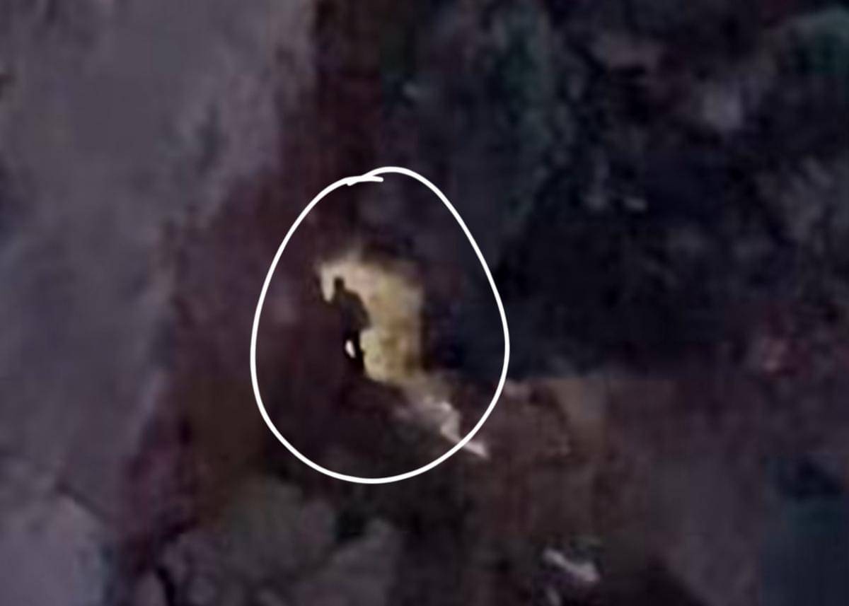 Viral di Medsos, Pendaki Nekat Turun ke Tebing Kawah Gunung Agung