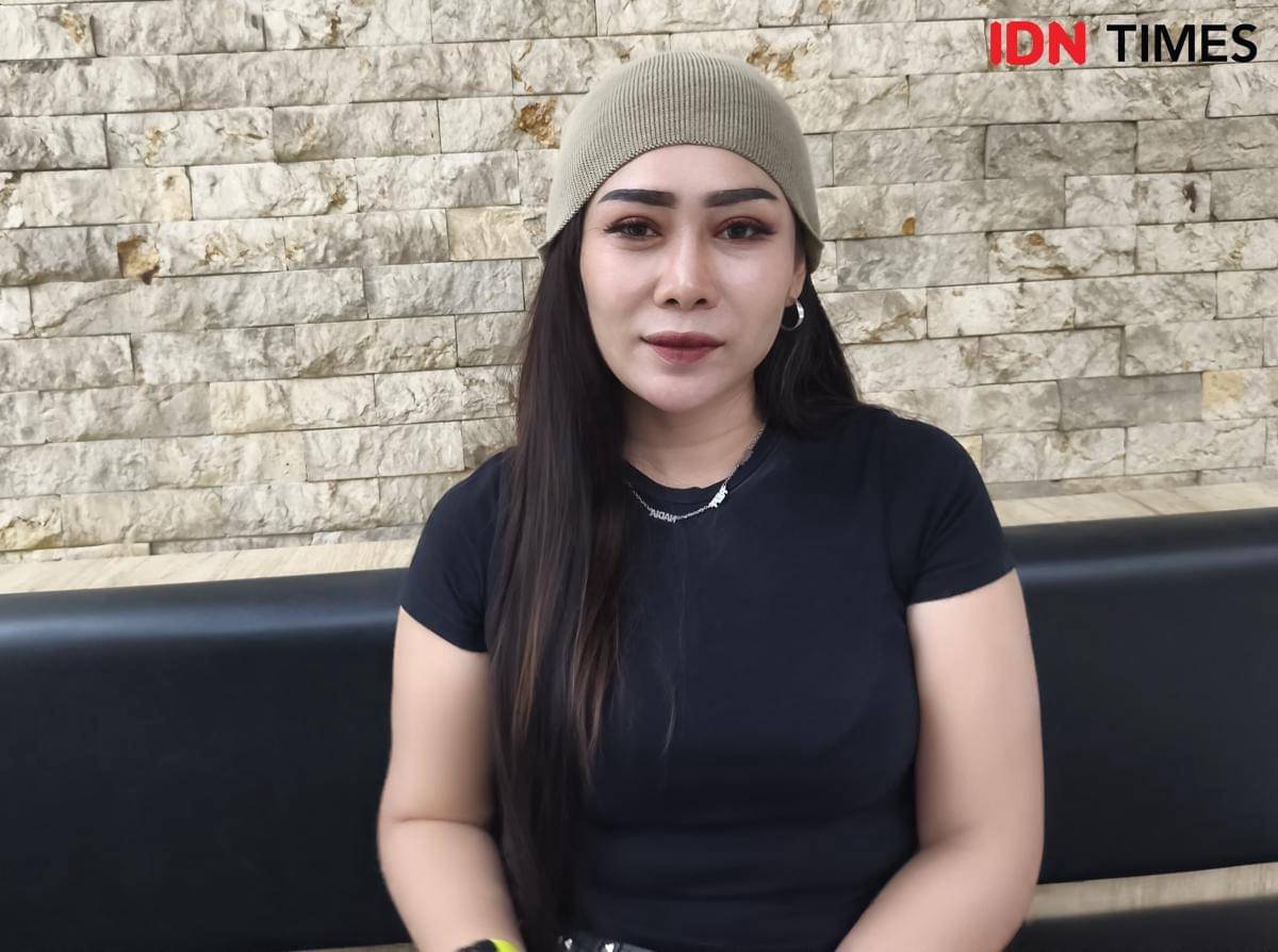 IRT di Palembang bernama Nita melaporkan guru yang diduga menuduh anaknya menggunakan narkotika ke polisi (IDN Times/Rangga Erfizal)