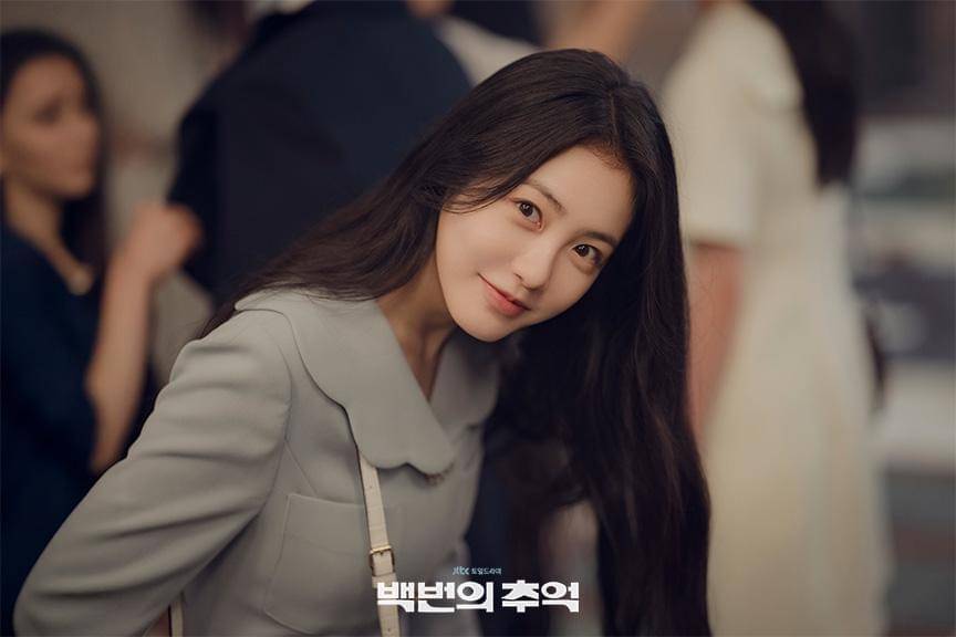 Shin Ye Eun di A Hundred Memories (dok. JTBC/A Hundred Memories)