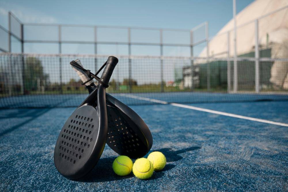 ilustrasi lapangan padel (freepik.com/freepik)