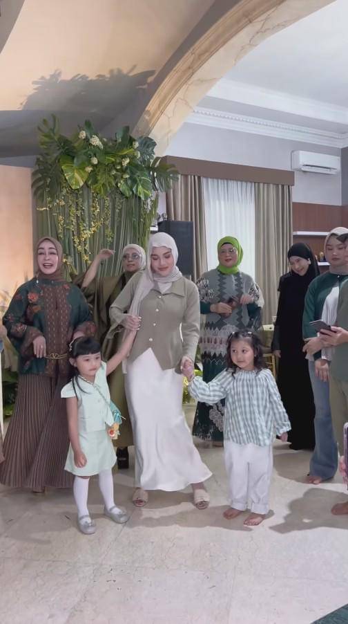 ulang tahun ibunda Krisdayanti (Instagram.com/krisdayantilemos)