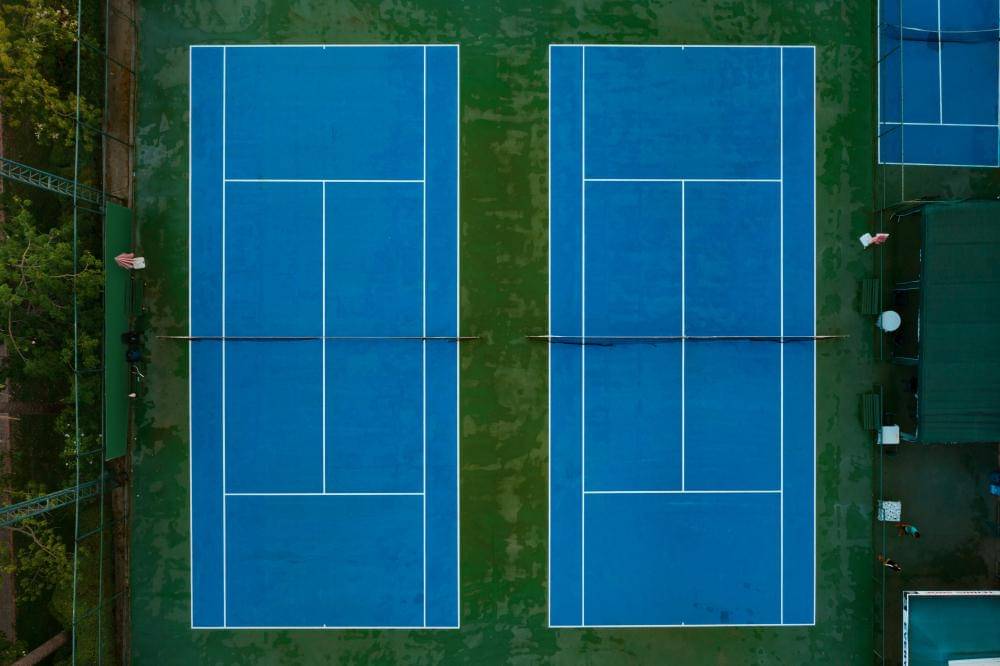 ilustrasi lapangan padel (freepik.com/ArthurHidden)