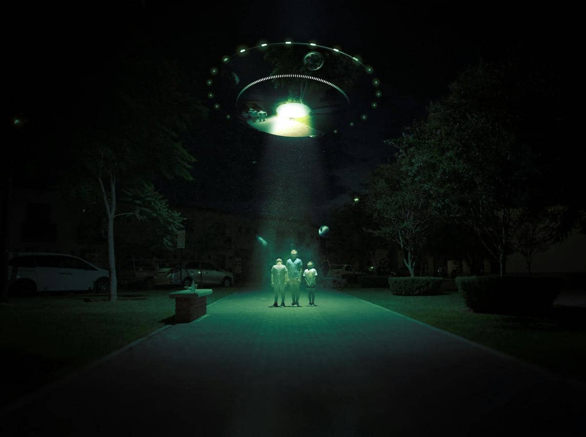 ilustrasi alien (unsplash.com/DanieFranco)
