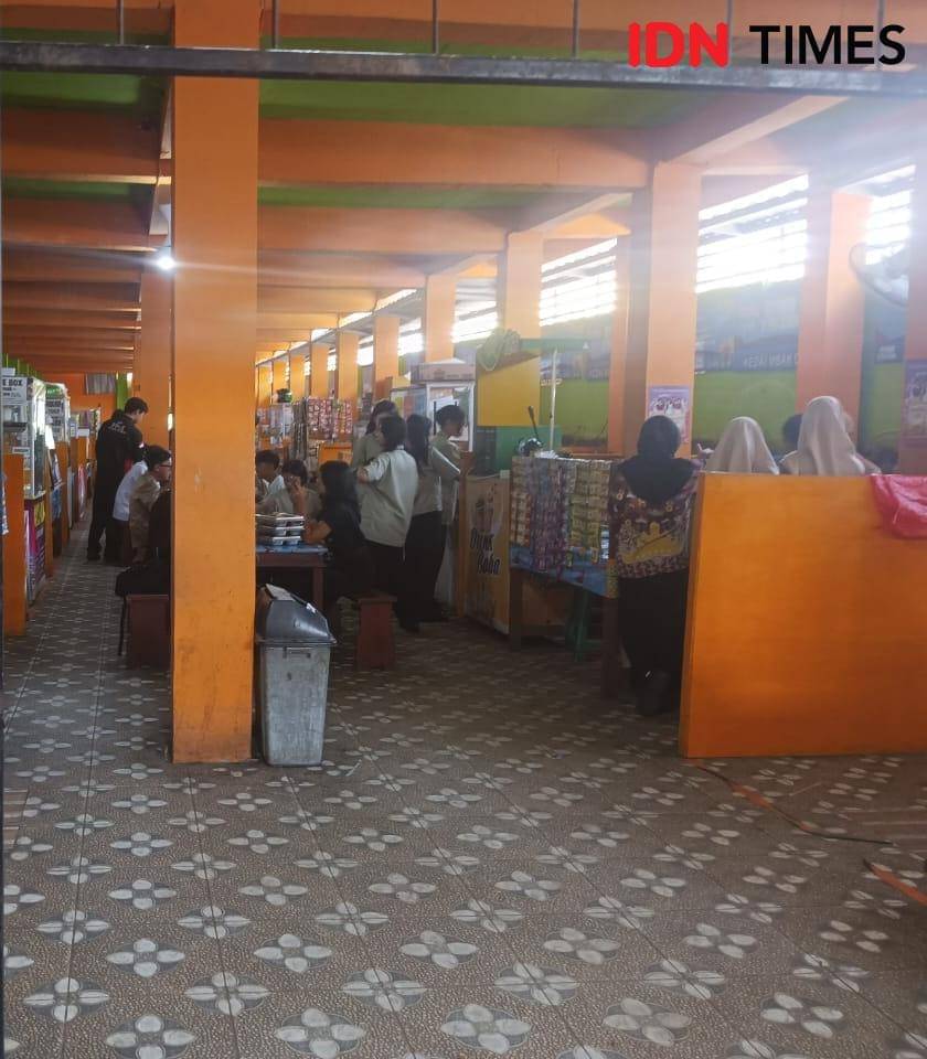 Kondisi kantin di salah satu sekolah Bandar Lampung. (IDN Times/Muhaimin)