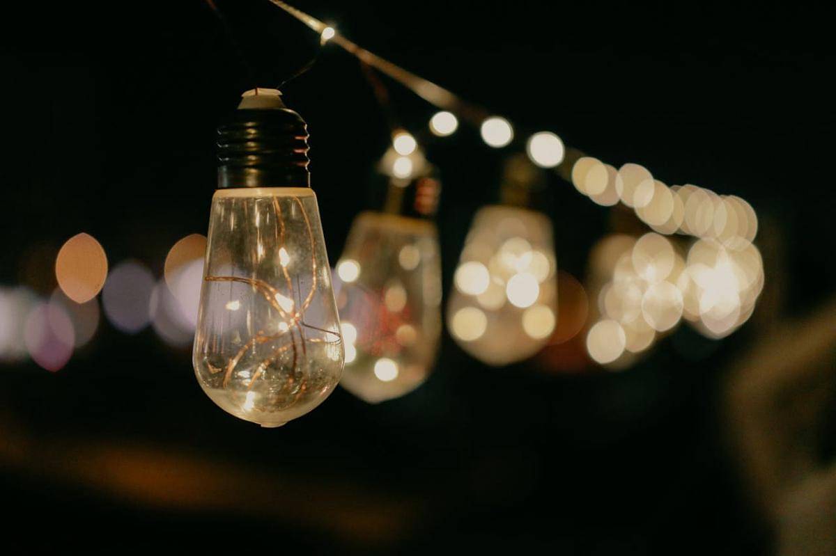 ilustrasi string light