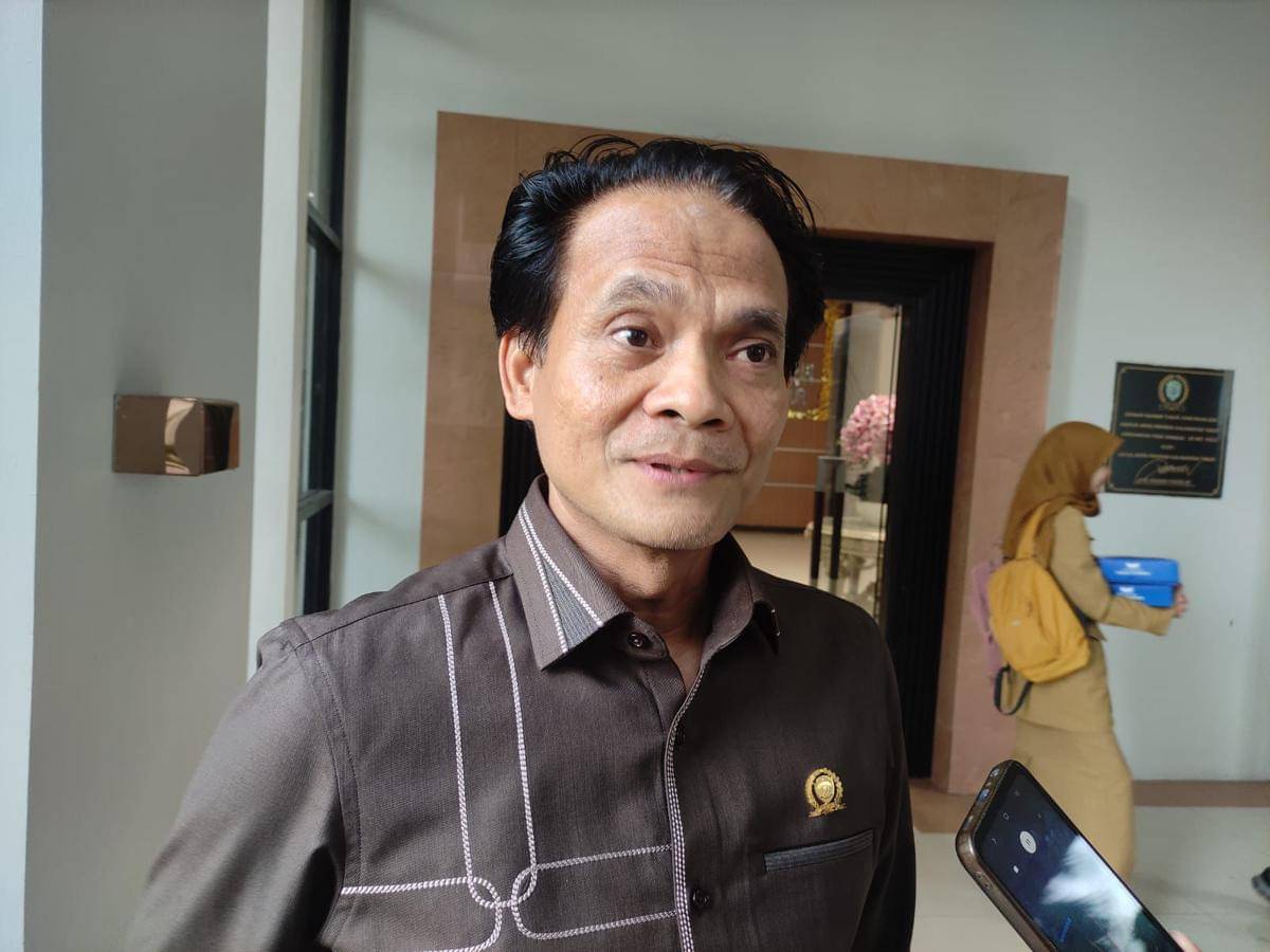 Badan Kehormatan (BK) DPRD Kalimantan Timur berencana memanggil salah satu anggotanya, berinisial AG, terkait unggahan di media sosial 